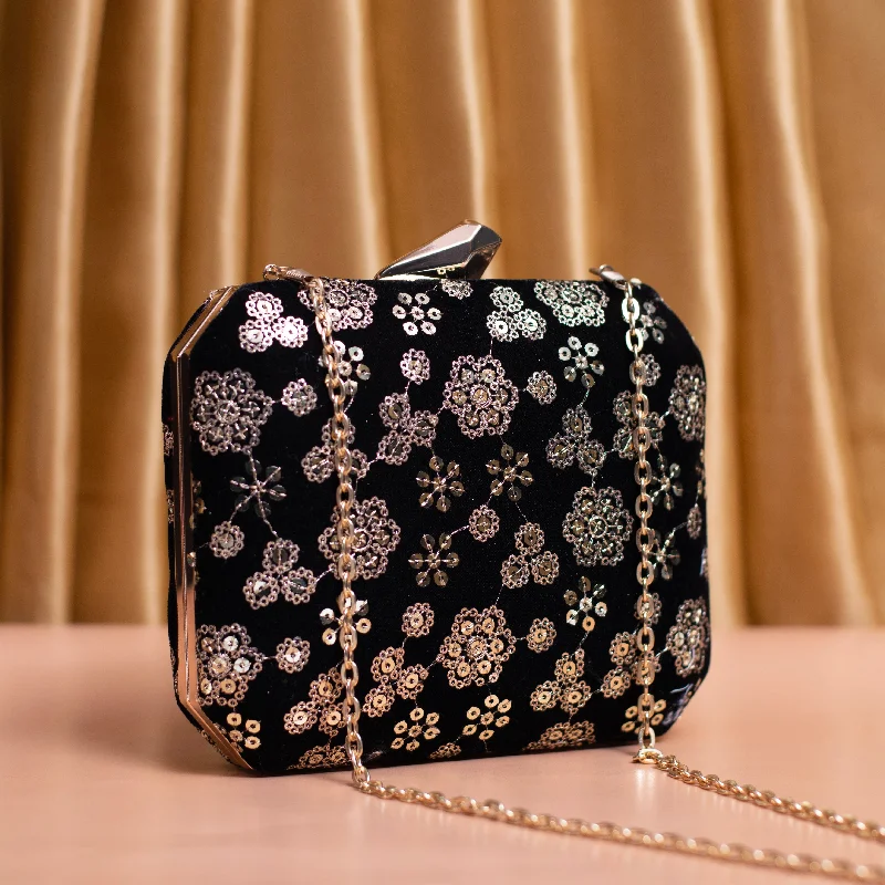 Leather Clutch with Chain Strap in Black for Cocktail PartiesBlack Floral Sequins Embroidery Party Clutch