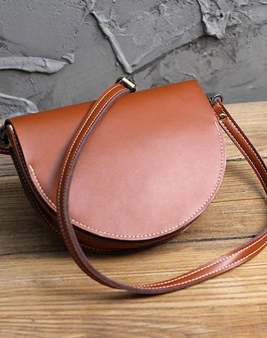 Quilted Leather Crossbody Bag in Cream for a Classic and Elegant AppearanceCute Brown LEATHER Saddle SHOULDER Bag WOMEN Small Saddle Crossbody Purse FOR WOMEN